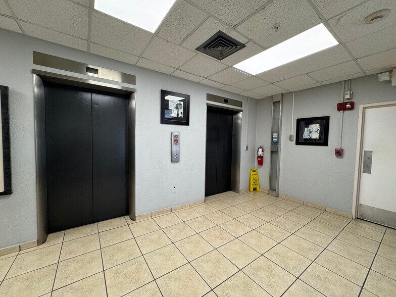 More Photos Of 1720 Harrison St, Hollywood Office Residential For Sale
