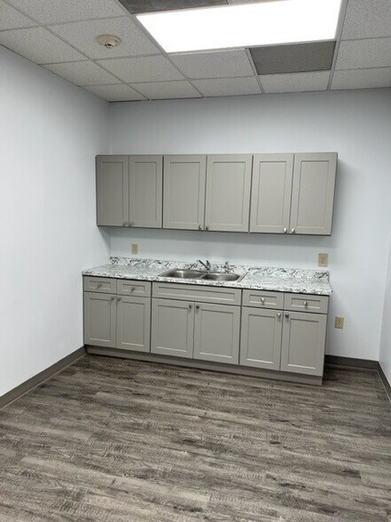 More Photos Of 1835 Savoy Dr, Atlanta Medical For Lease