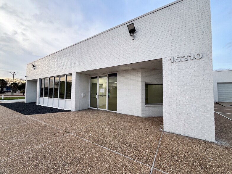 More Photos Of 16210 Clay Rd, Houston General Retail For Sale