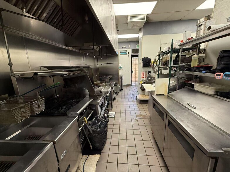 More Photos Of 13089 Peyton Dr, Chino Hills Storefront For Lease