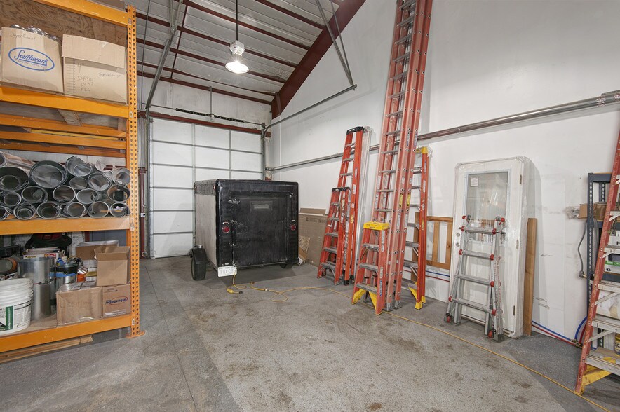 More Photos Of 365 Warren Ave, Silverthorne Showroom For Lease
