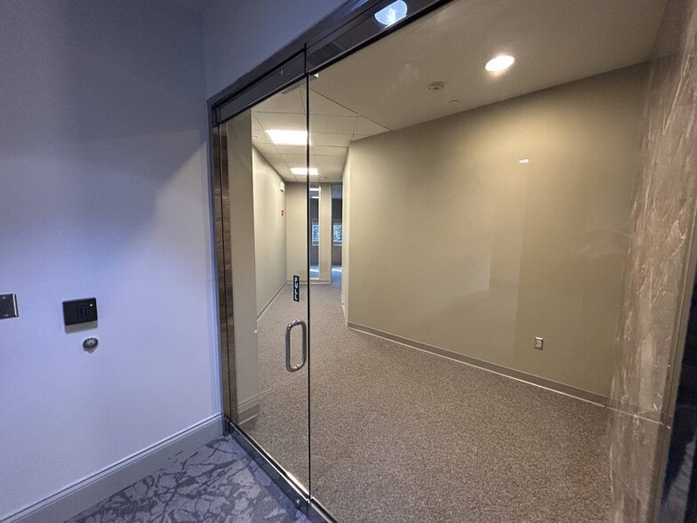 More Photos Of 4901 Hunt Rd, Blue Ash Office For Lease