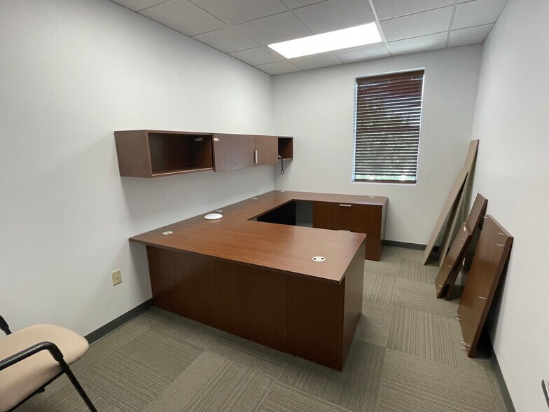 More Photos Of 11511 N Garden St, Houston Office Residential For Sale