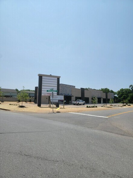More Photos Of 3900 Hollingwood Blvd, Clarksville Storefront Retail Office For Lease