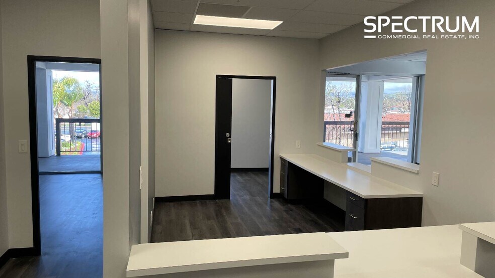 More Photos Of 23206 Lyons Ave, Santa Clarita Medical For Sale