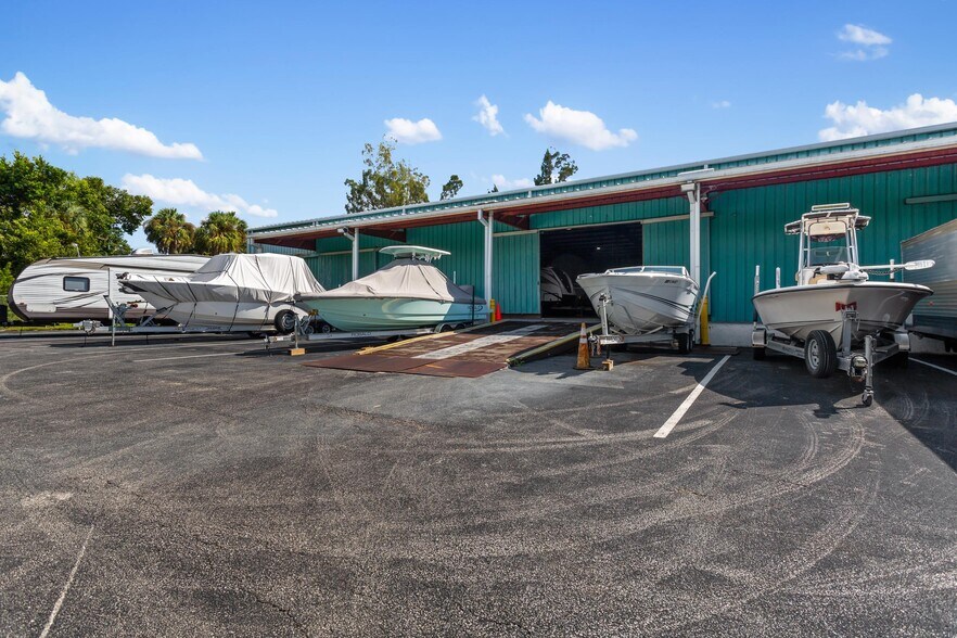 More Photos Of 1327-1339 River Rd, North Fort Myers Warehouse For Sale