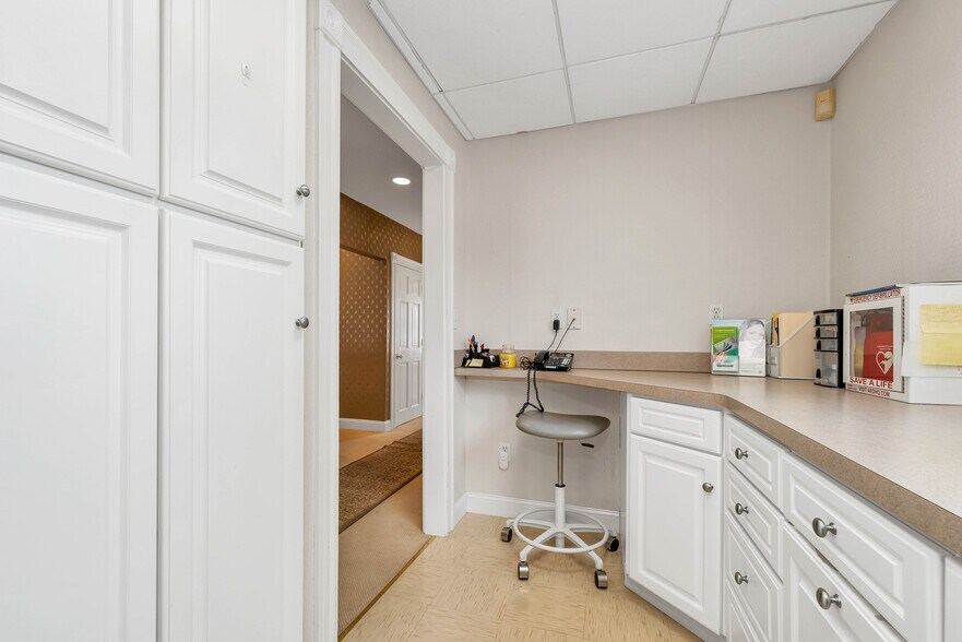 More Photos Of 205 Chelmsford St, Chelmsford Office Residential For Sale