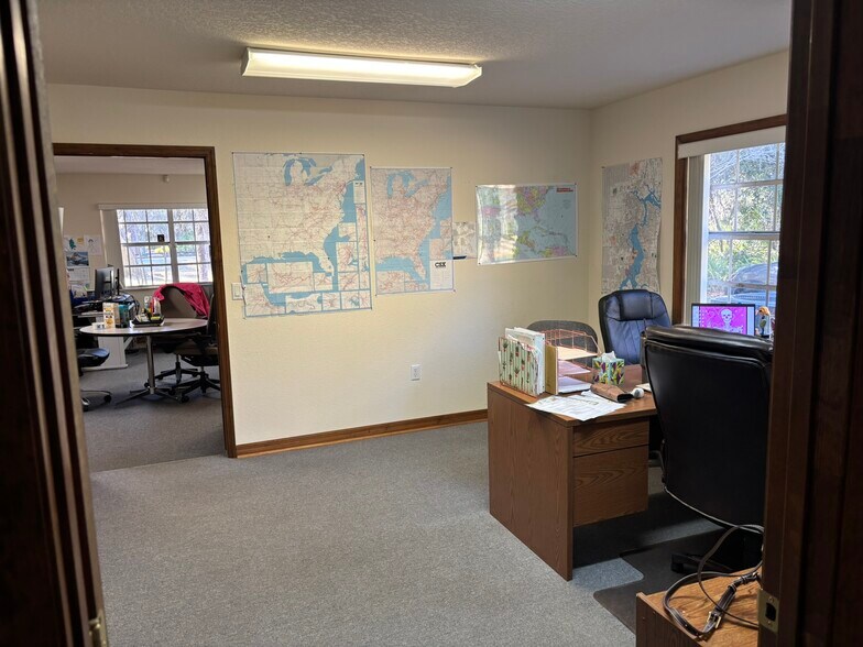 More Photos Of 4040 Waring Rd, Lakeland Office For Sale