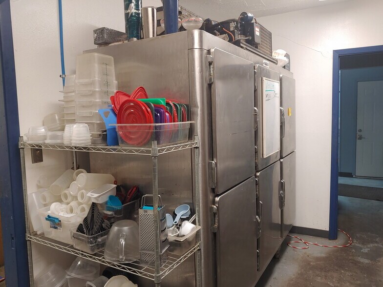 More Photos Of 833 Nemaha St, Humboldt Freestanding For Sale