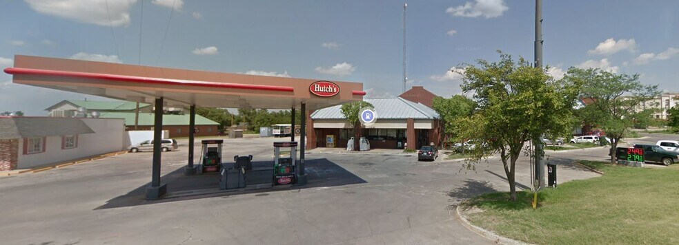 More Photos Of 2728 Williams Ave, Woodward General Retail For Lease