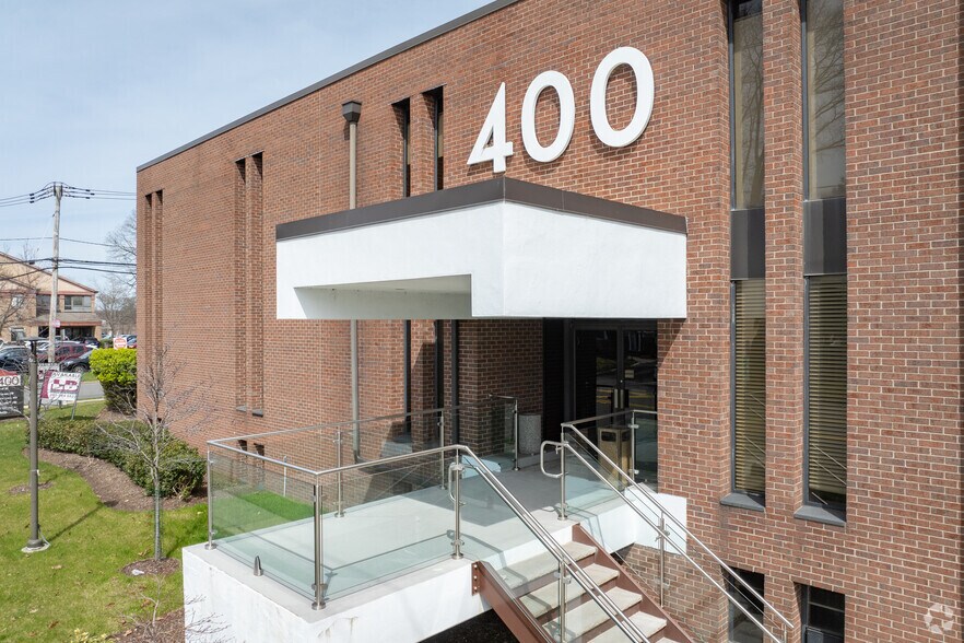 More Photos Of 400 Old Hook Rd, Westwood Medical For Lease