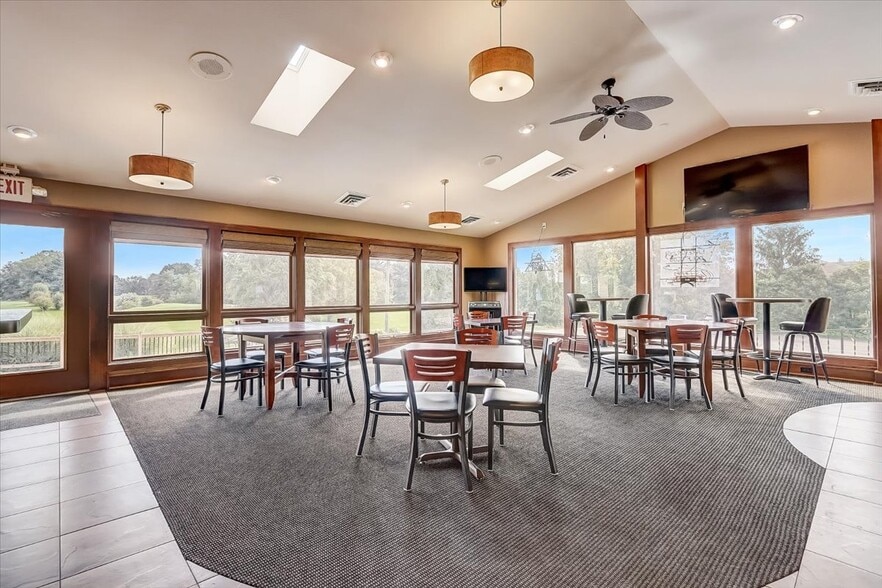 More Photos Of 800 S Main St, Lake Mills Golf Course Driving Range For Sale