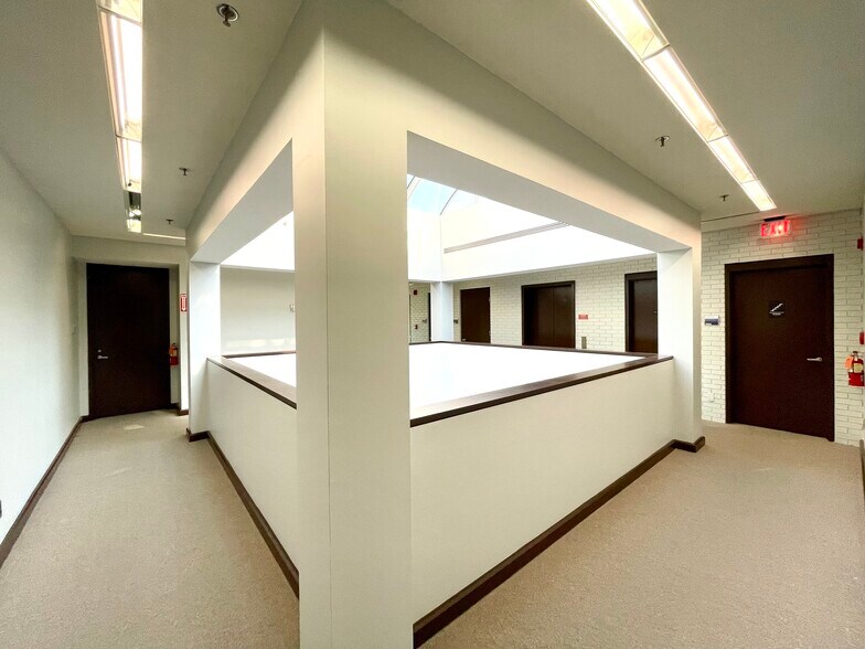 More Photos Of 1914 Association Dr, Reston Office For Lease