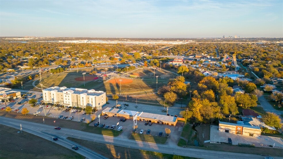 More Photos Of 300-324 Jim Wright Fwy, Fort Worth Storefront For Sale