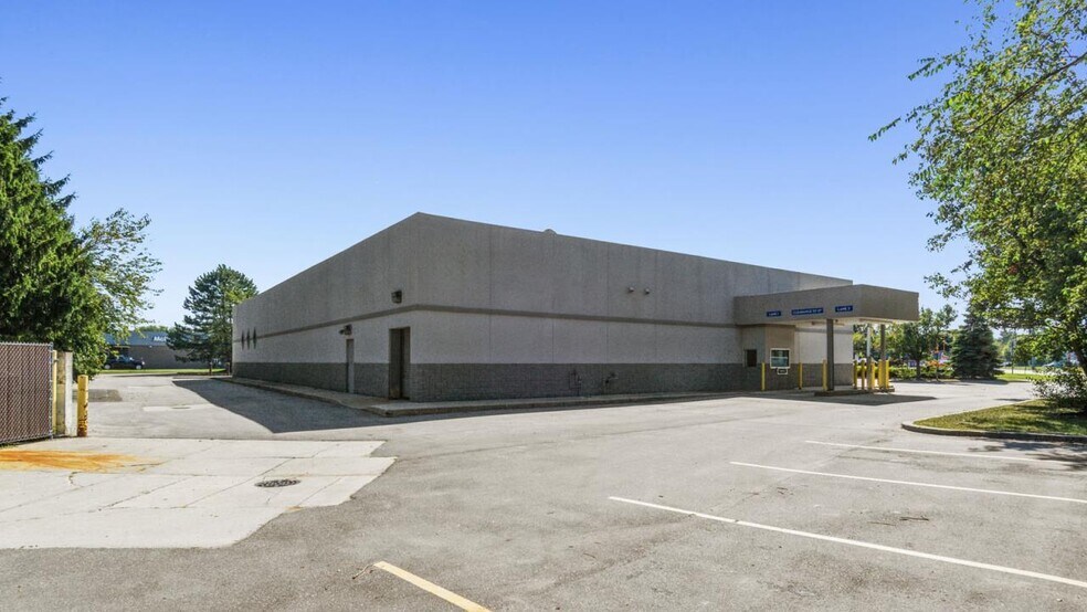 More Photos Of 102 State Rd, Dowagiac General Retail For Sale