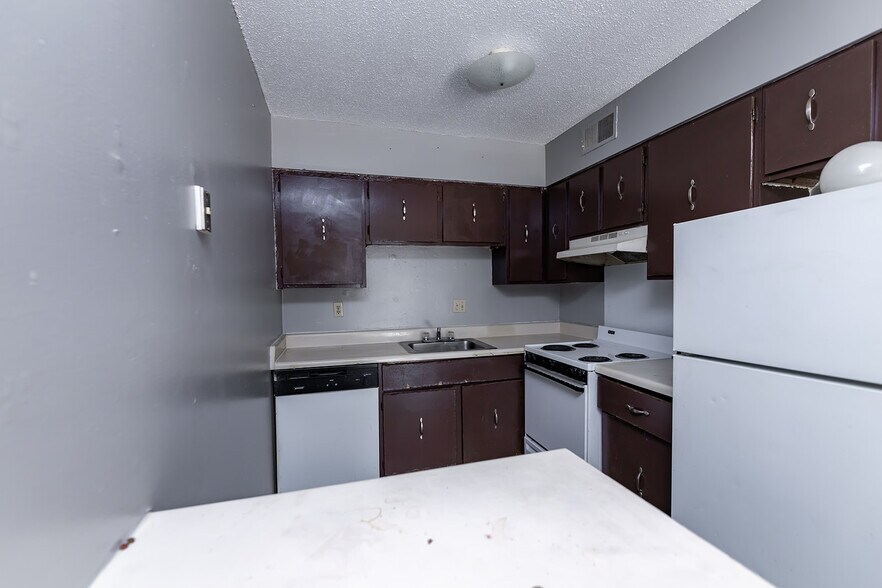 More Photos Of , Memphis Multifamily For Sale