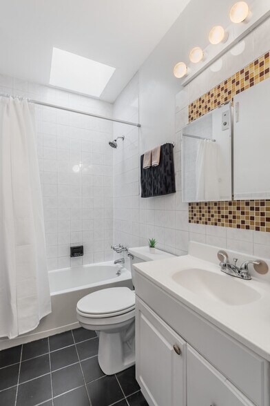 More Photos Of 188 N 8th St, Brooklyn Apartments For Sale
