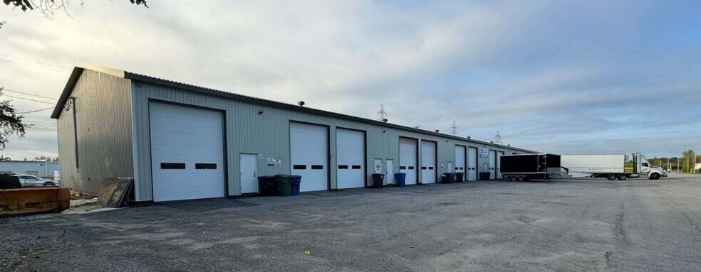 Primary Photo Of 855 Boul Joseph-Arthur, Joliette Service For Sale