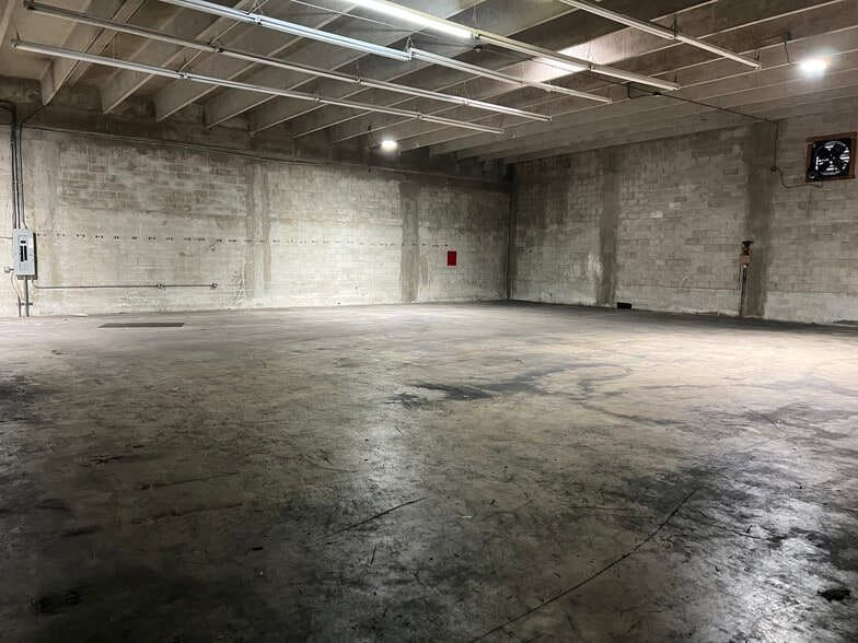 More Photos Of 7282-7302 NW 70th St, Miami Unknown For Lease