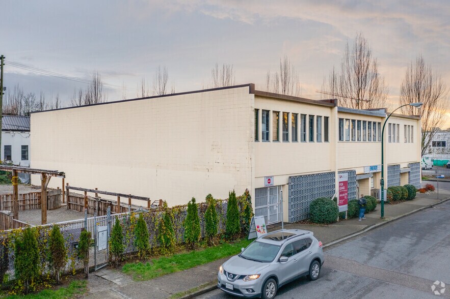 More Photos Of 12 3rd Ave E, Vancouver Warehouse For Lease