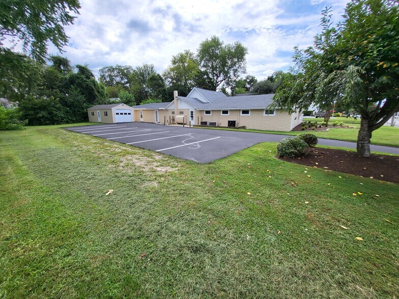 More Photos Of 320 Glebe Rd, Easton Office For Lease