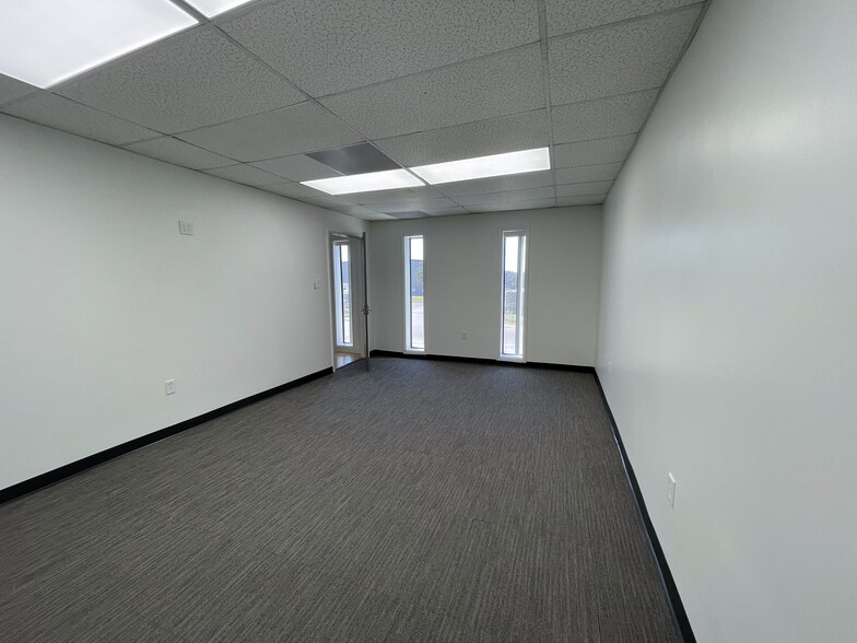 More Photos Of 1030 S 86th St, Tampa Industrial For Sale