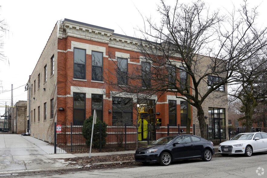 Primary Photo Of 1659 W Hubbard St, Chicago Loft Creative Space For Lease