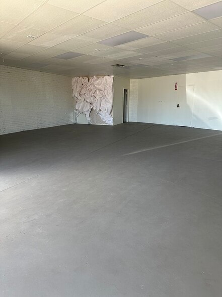 More Photos Of 5030 E Warner Rd, Phoenix Storefront Retail Office For Lease
