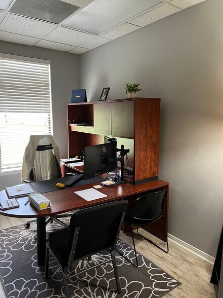 More Photos Of 406 Turtle Creek Dr, Shreveport Office For Sale