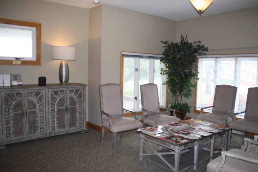 More Photos Of 6110 N Port Washington Rd, Milwaukee Office For Lease