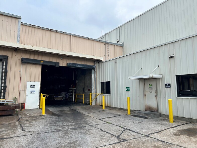 More Photos Of 1325 Boling St, Jackson Distribution For Lease