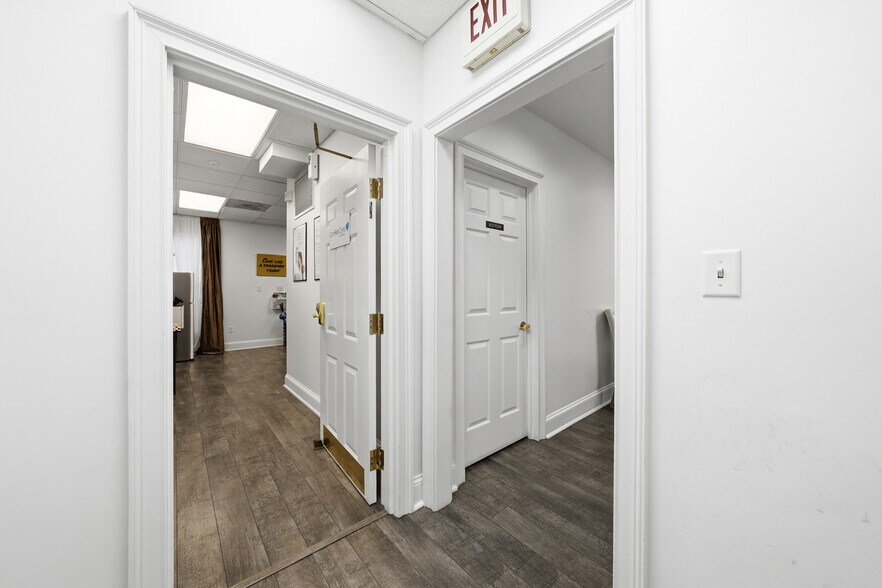 More Photos Of 324 Cherokee St NE, Marietta Office For Lease
