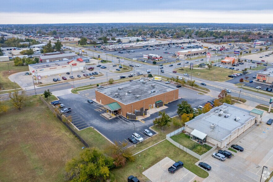 More Photos Of 112 E Ok-152, Mustang Drugstore For Sale