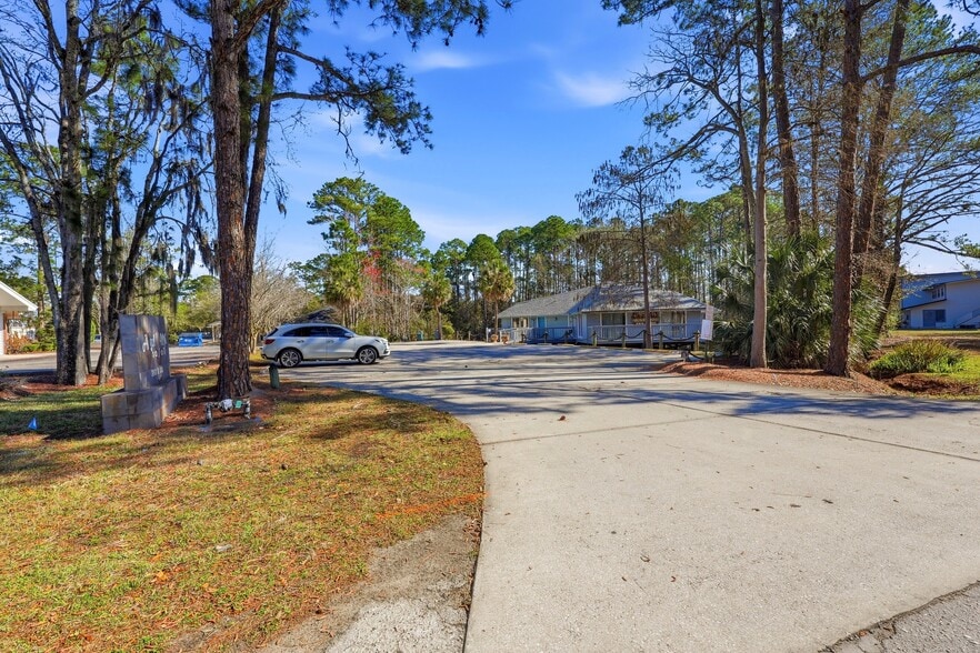 More Photos Of 3683 Crown Point Rd, Jacksonville Storefront Retail Office For Sale