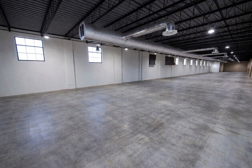 More Photos Of 2233 3rd Ave S, Saint Petersburg Warehouse For Lease