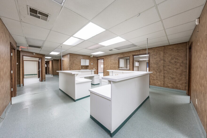 More Photos Of 927 O St, Firebaugh Healthcare For Sale