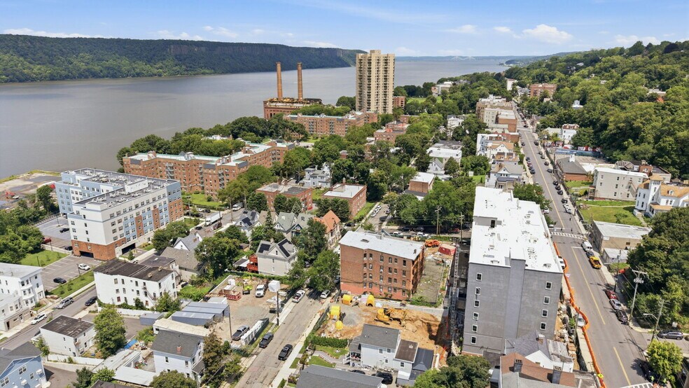 More Photos Of 258 Woodworth Ave, Yonkers Apartments For Sale