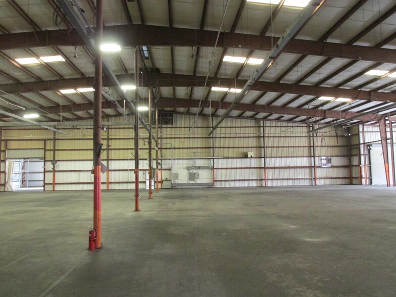 More Photos Of 8409 W Crystal St, Crystal River Manufacturing For Sale