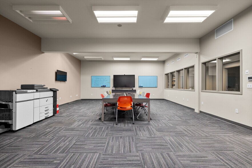 More Photos Of 115 W Wyoming St, Kalispell Warehouse For Sale