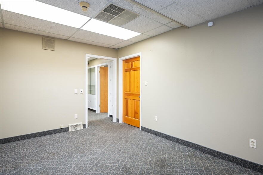 More Photos Of 287 Andrews St, Rochester Medical For Sale