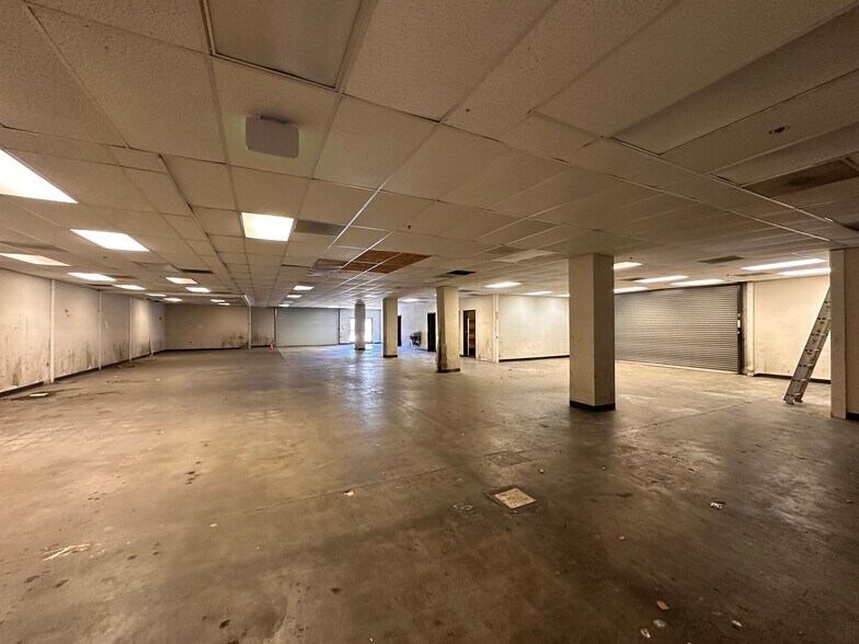 More Photos Of 820 Malcolm Rd, Burlingame Warehouse For Lease