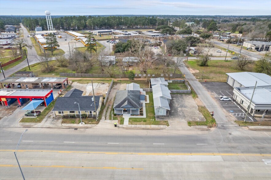 More Photos Of 119 Magnolia Blvd, Magnolia Office For Sale