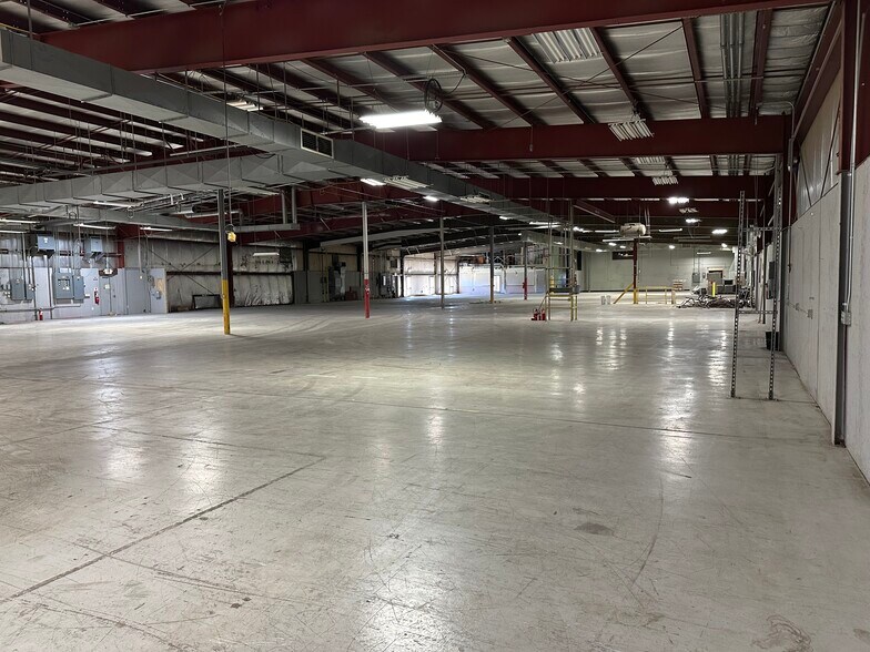 More Photos Of 50 W Fernau Ave, Oshkosh Warehouse For Sale