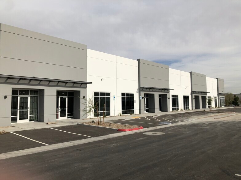 More Photos Of 6728 W Sunset Rd, Las Vegas Unknown For Lease