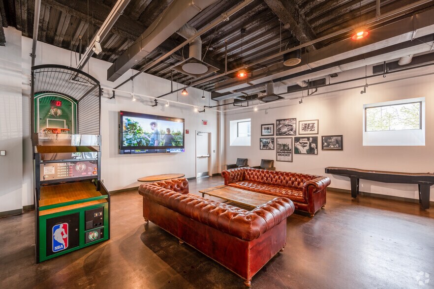 More Photos Of 900 Chelmsford St, Lowell Office For Lease