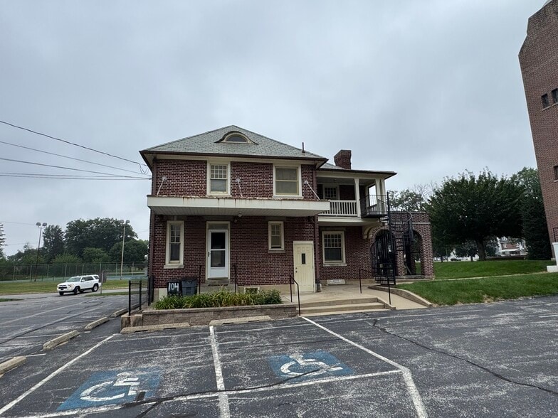 More Photos Of 100 Lafayette St, York Specialty For Sale