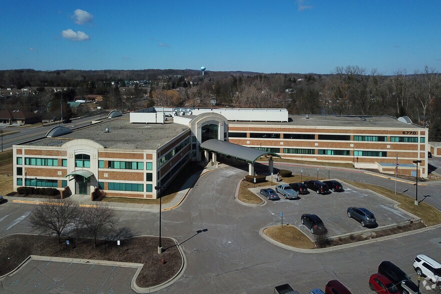 More Photos Of 6770 Dixie Hwy, Clarkston Medical For Lease