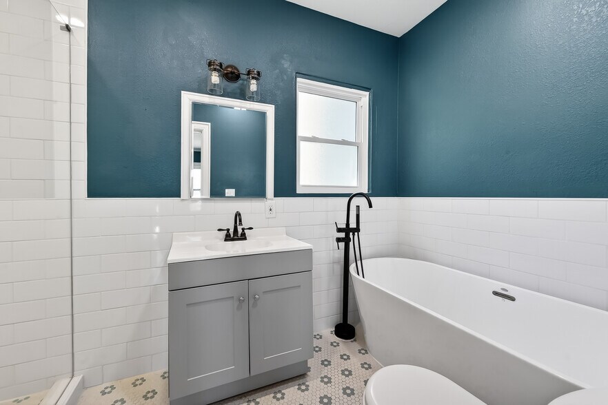 More Photos Of 3410 Austin St, Houston Office Residential For Lease
