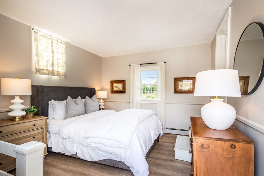 More Photos Of 54 Red Clover Ln, Mendon Hotel For Sale
