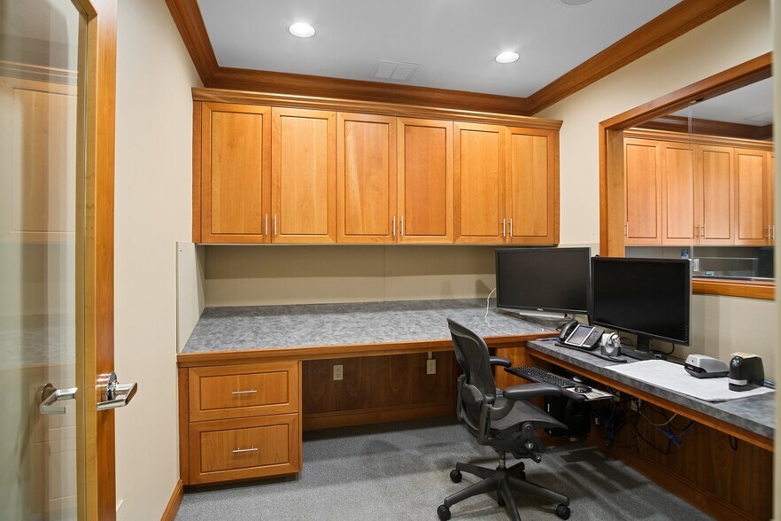 More Photos Of 9020 Brentwood Blvd, Brentwood Flex For Sale